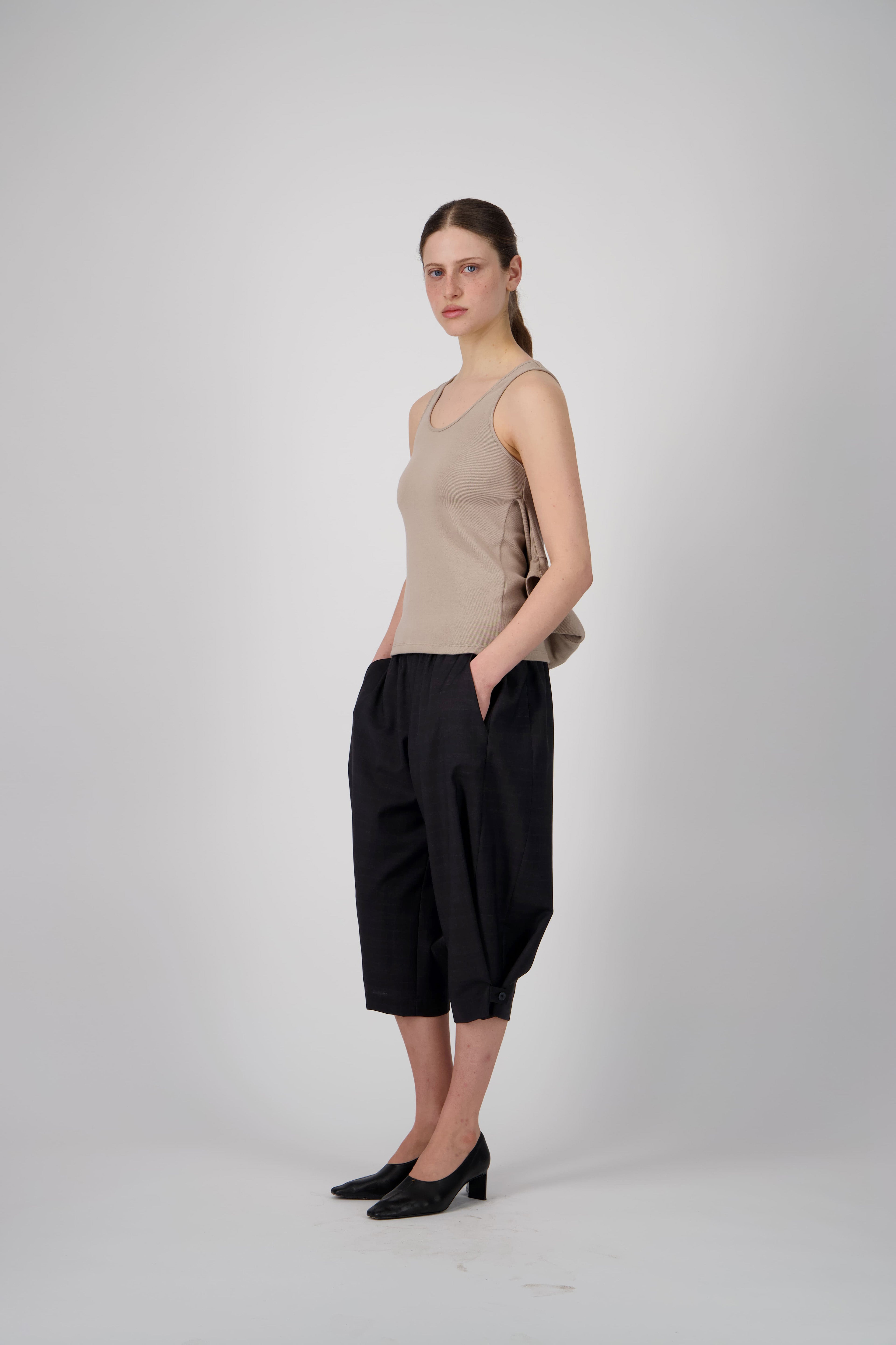Ajia Top-6